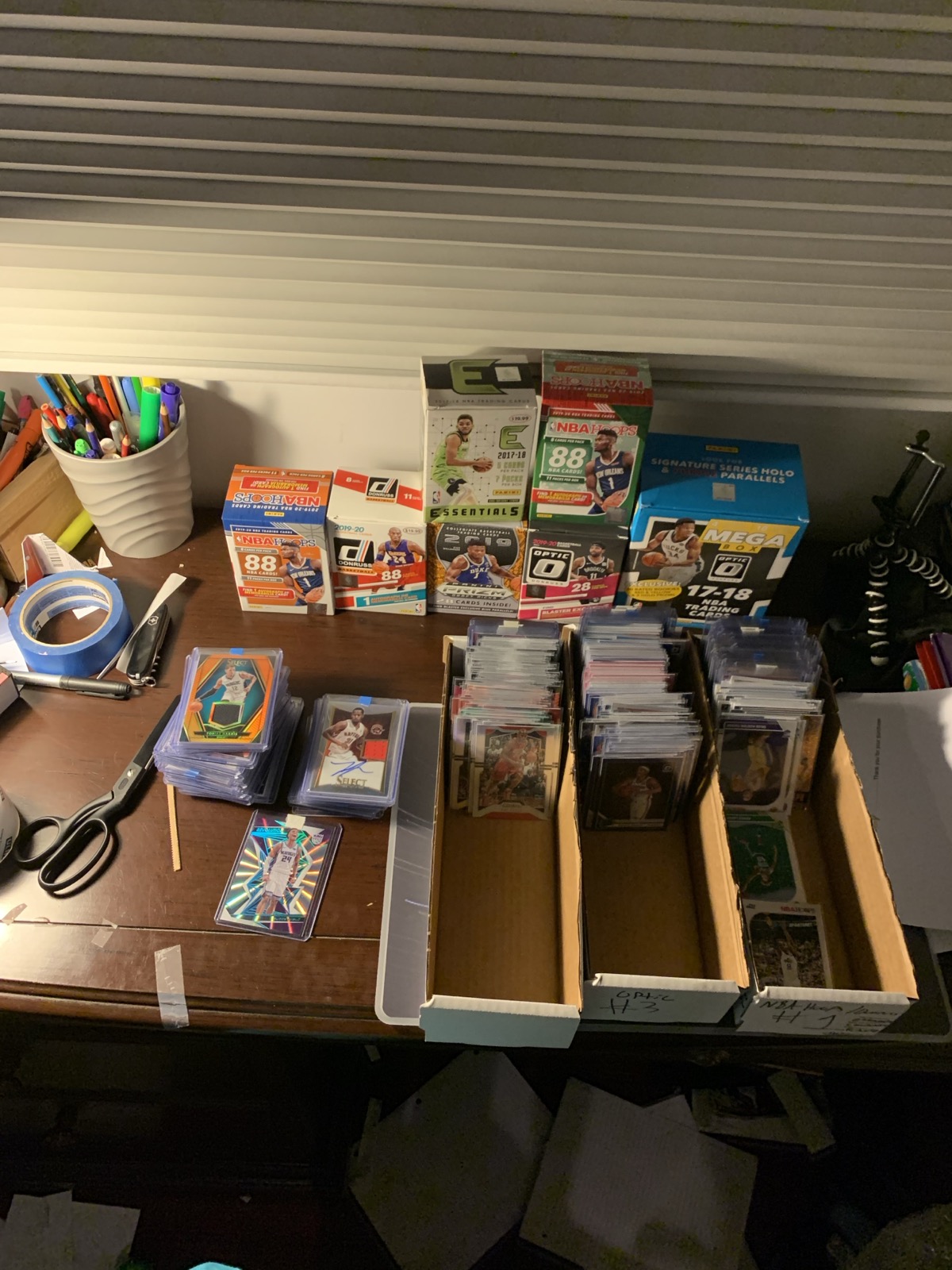Trading cards and inventory from London's Loncard Breaks chapter
